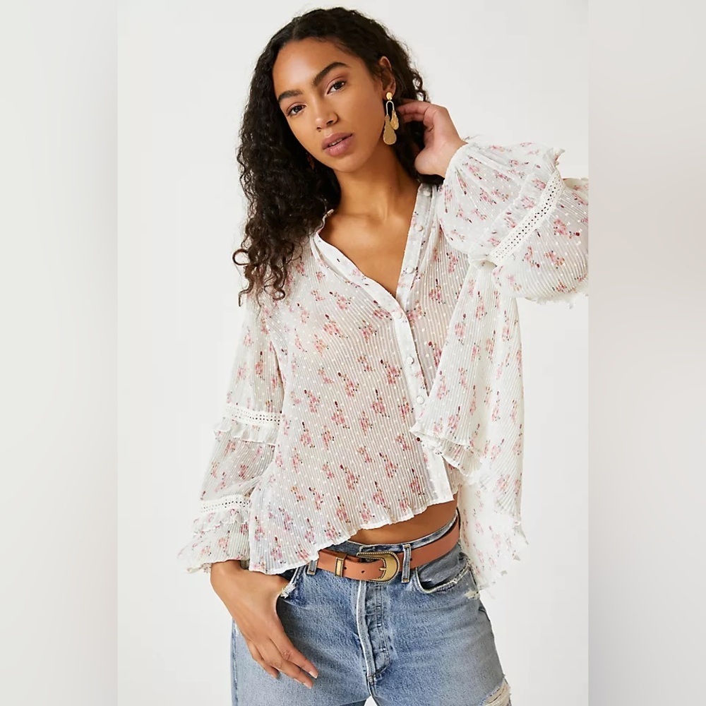 NWT Let Me Be Ivory Pleated Blouse — Sheer Floral Boho Top (Size 4)